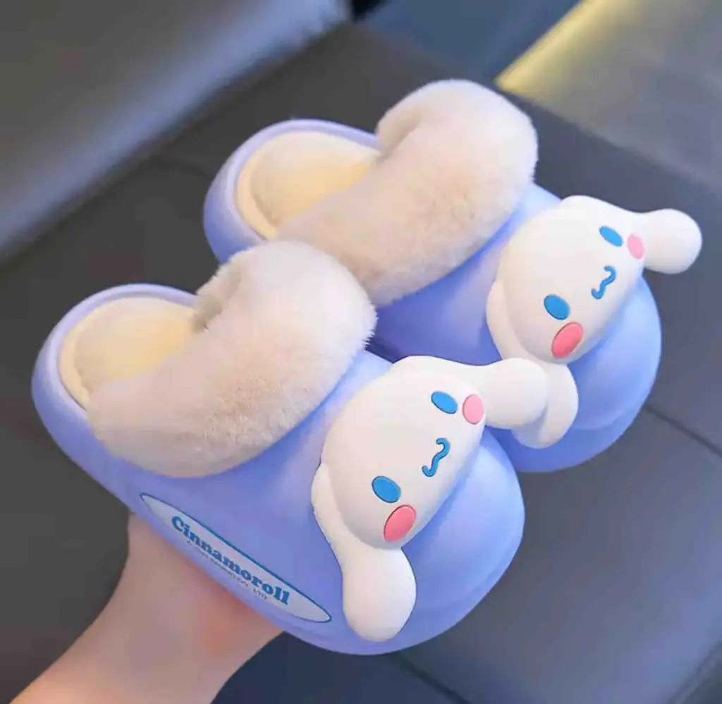 CHANCLAS PELUCHE SANRIO